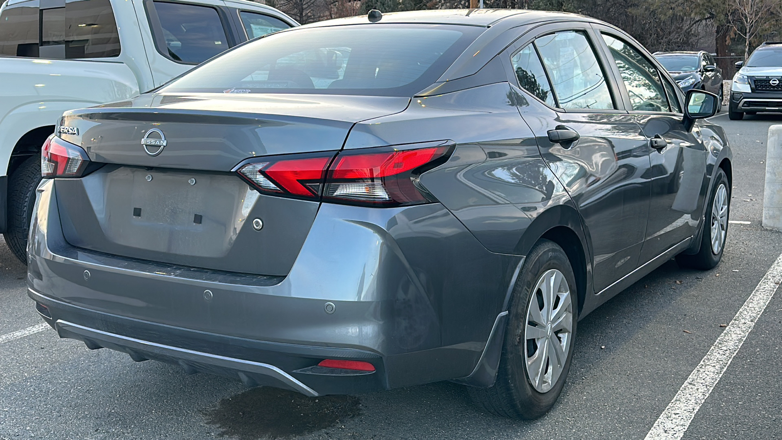 2023 Nissan Versa 1.6 S 5