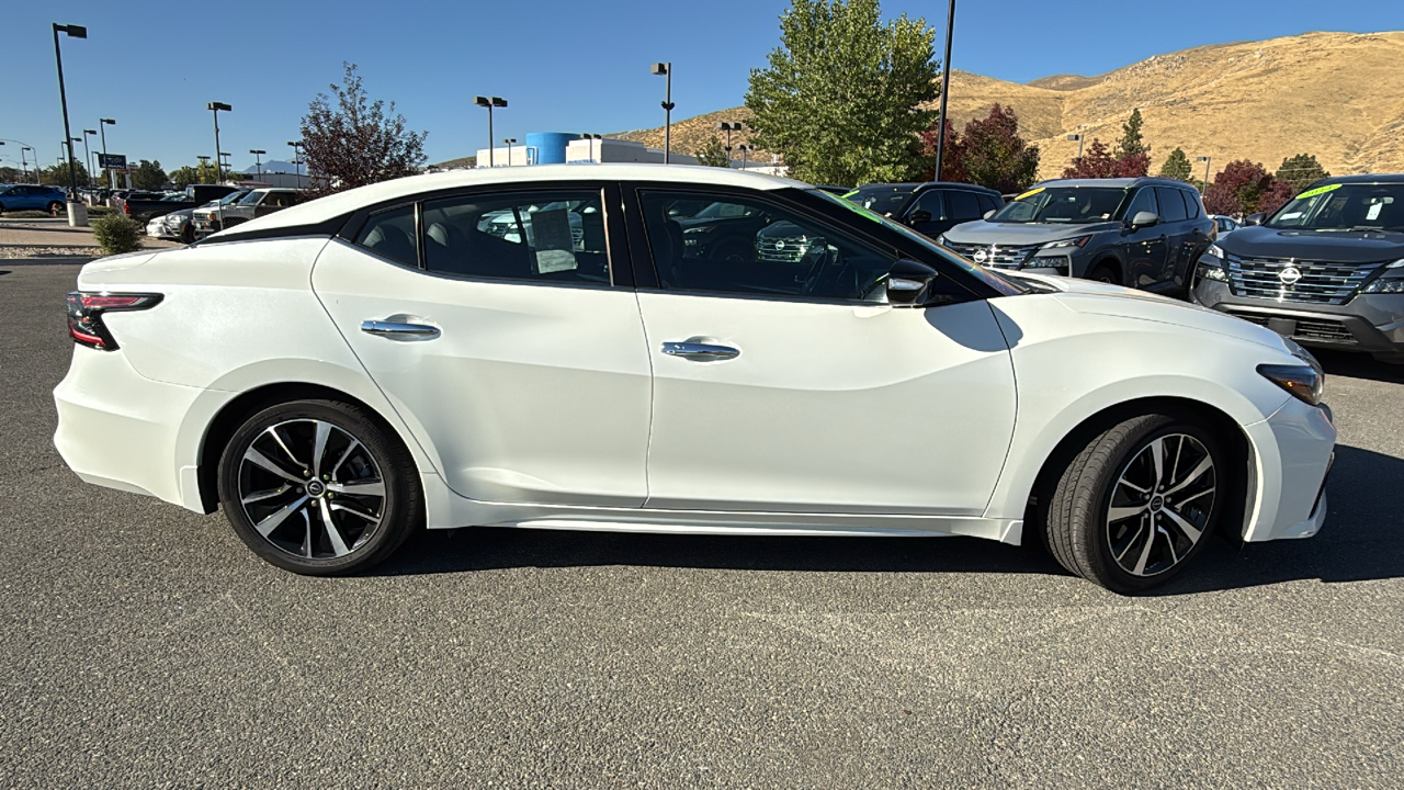 2023 Nissan Maxima SV 2