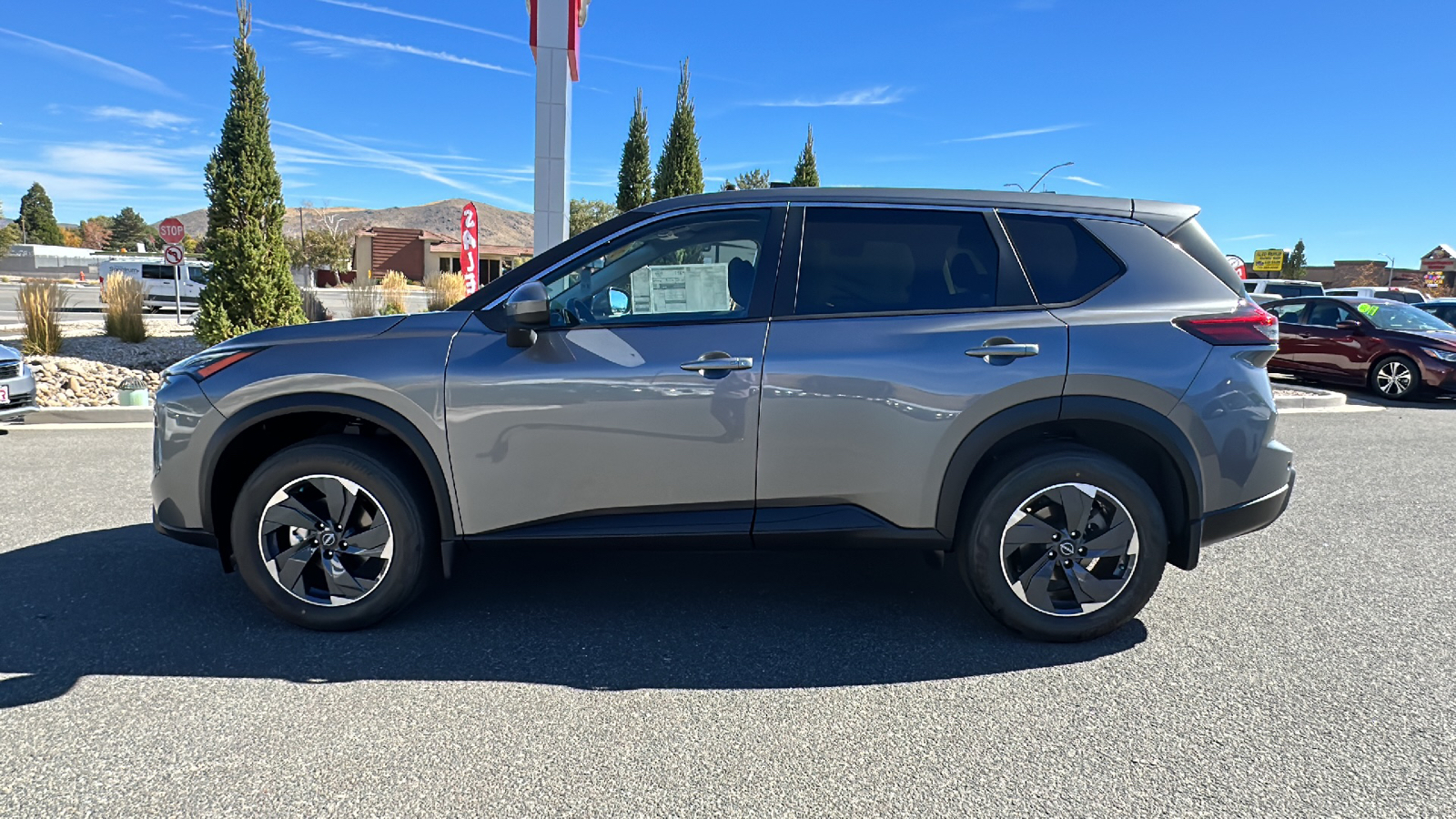 2024 Nissan Rogue SV 6