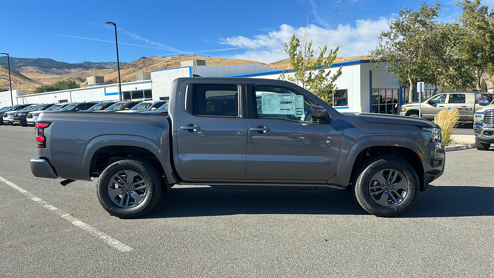 2025 Nissan Frontier SV 2