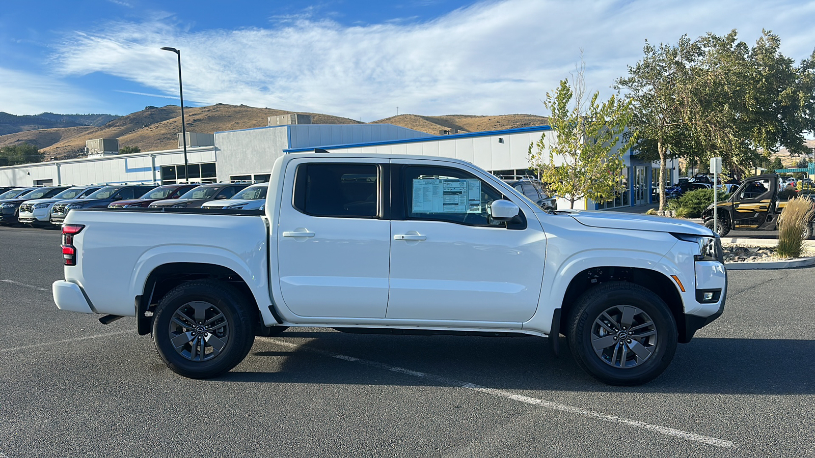 2025 Nissan Frontier SV 2