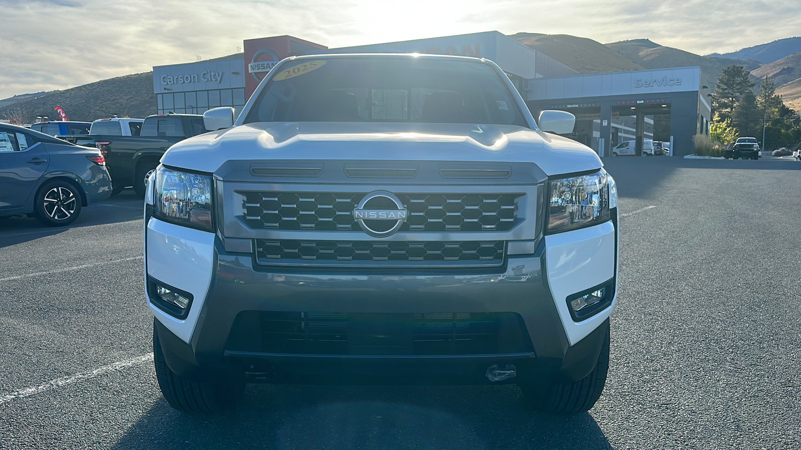 2025 Nissan Frontier SV 8