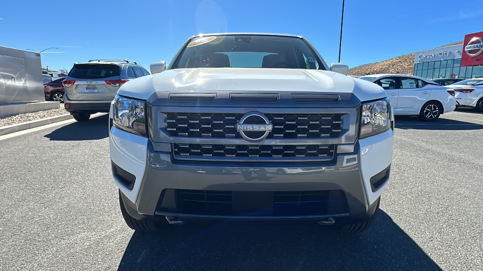 2025 Nissan Frontier SV 8