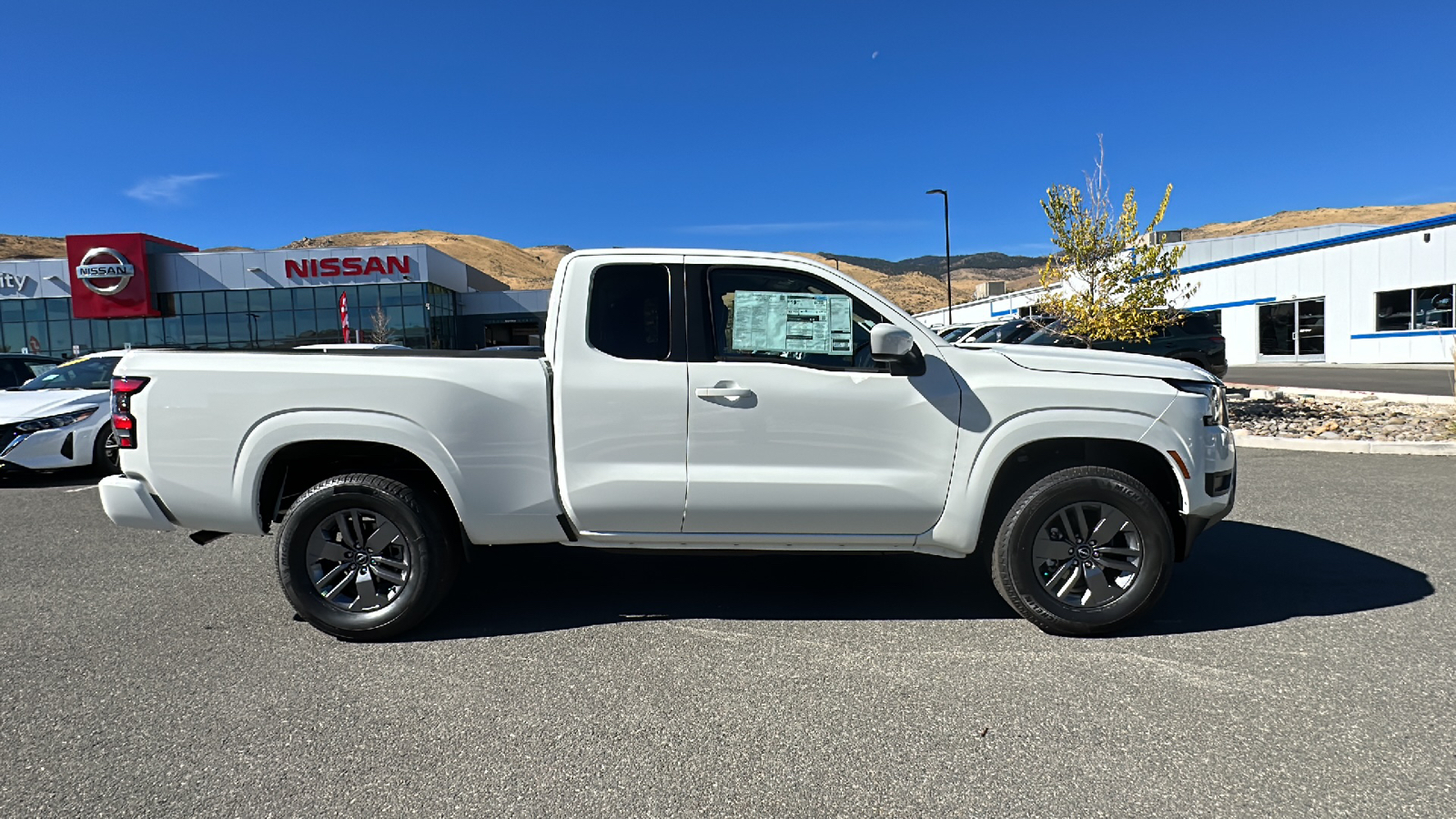 2025 Nissan Frontier SV 2