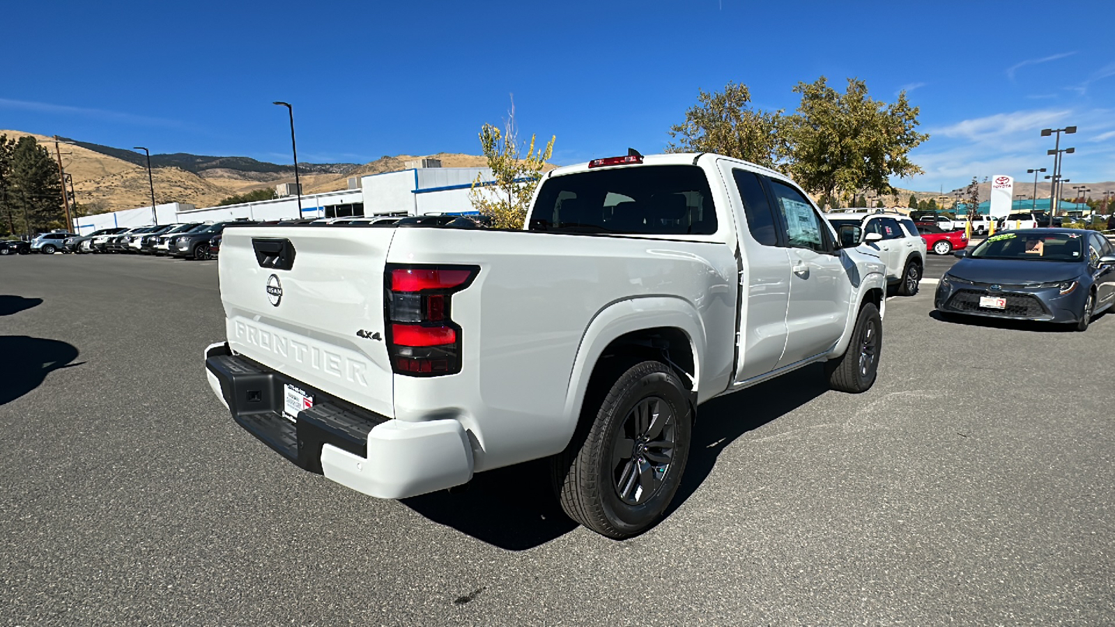 2025 Nissan Frontier SV 3