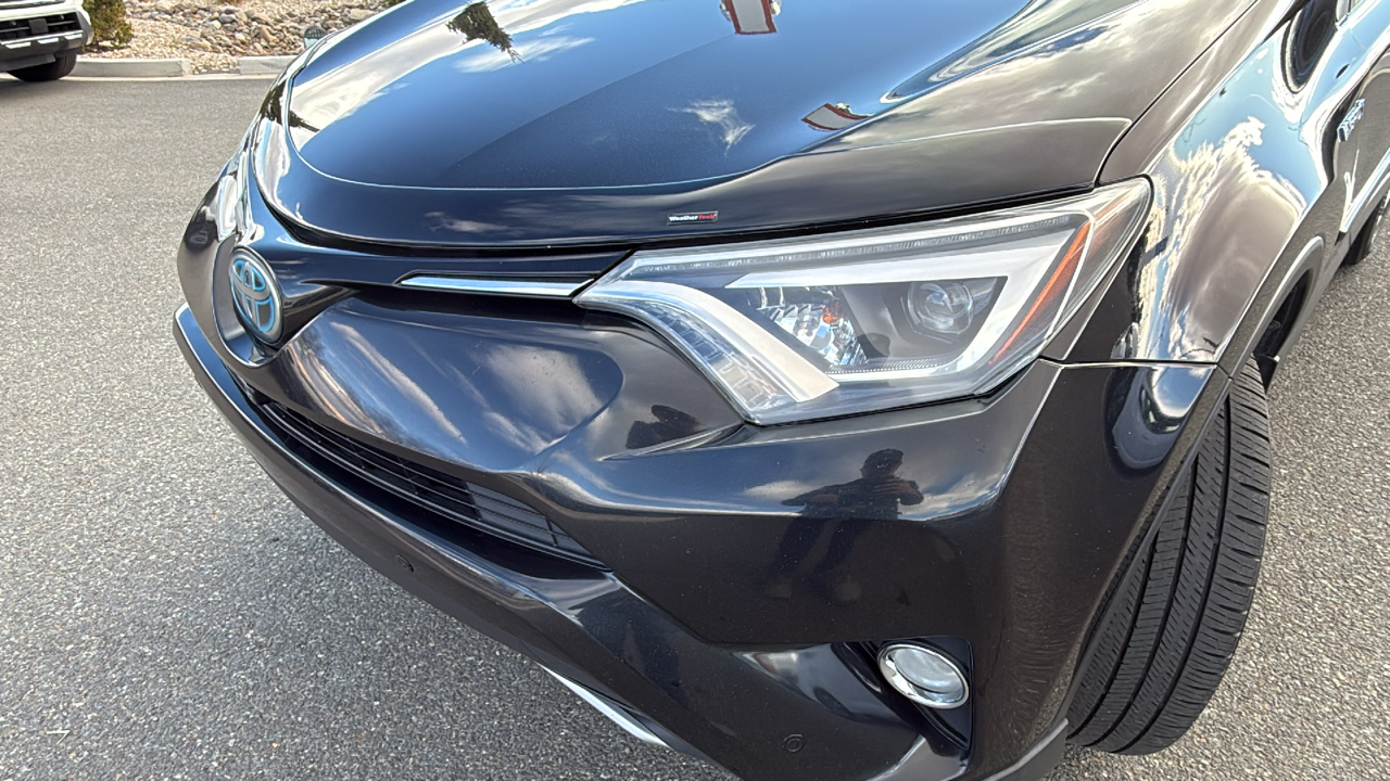 2018 Toyota RAV4 Hybrid Limited 9