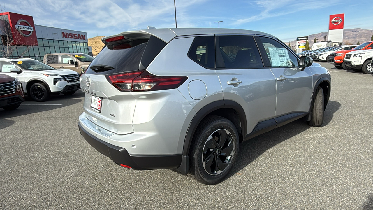 2025 Nissan Rogue SV 3