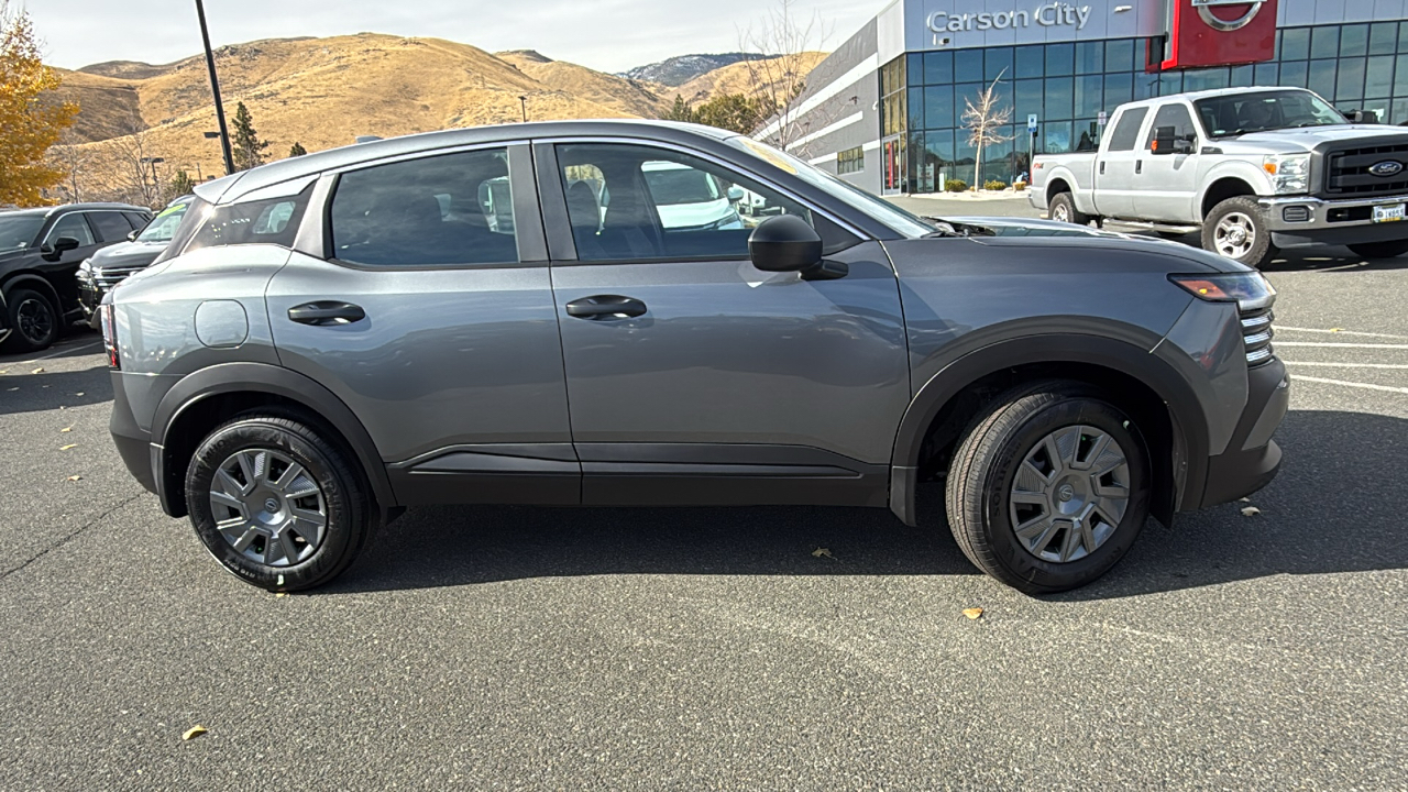 2025 Nissan Kicks S 2