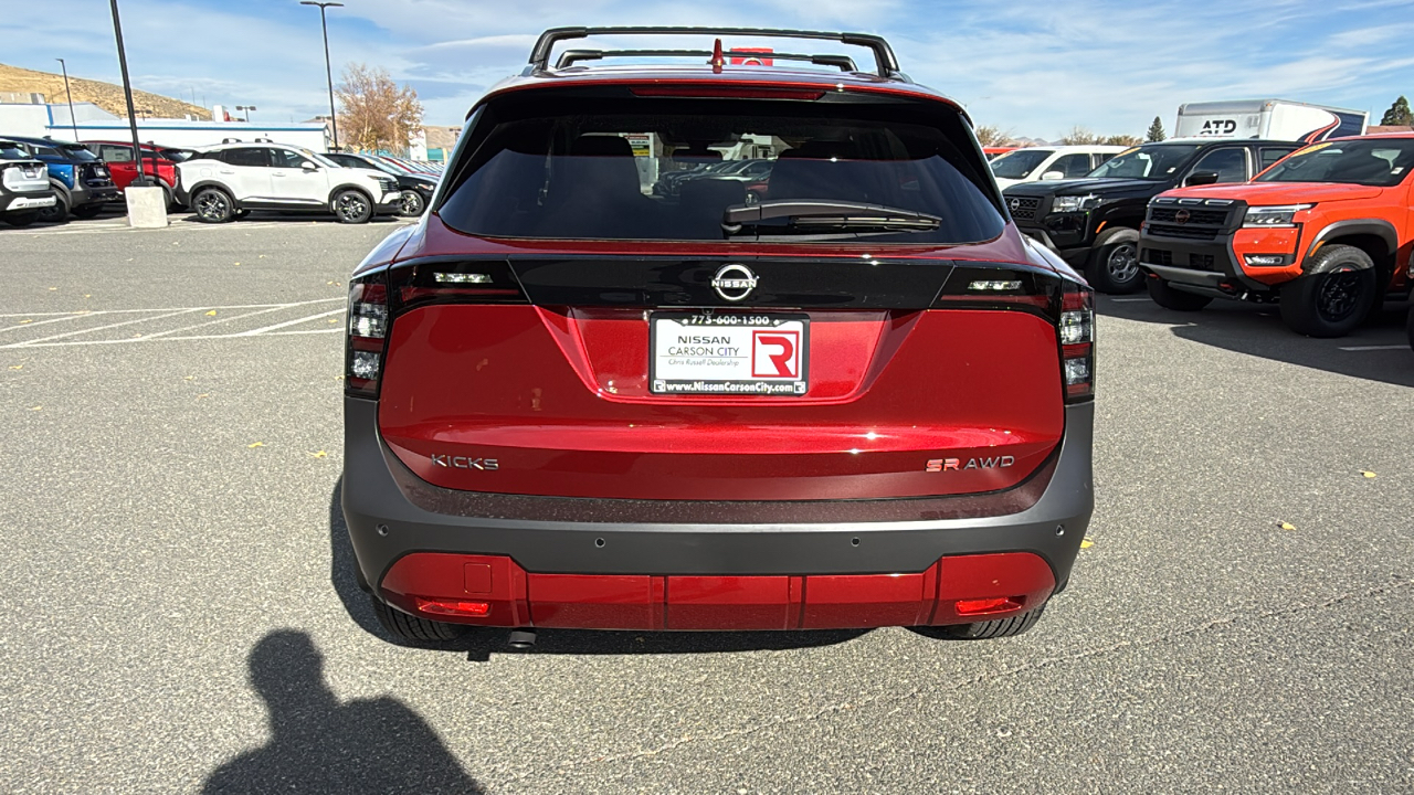 2025 Nissan Kicks SR 4