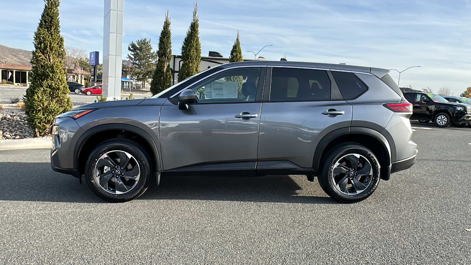 2025 Nissan Rogue SV 6