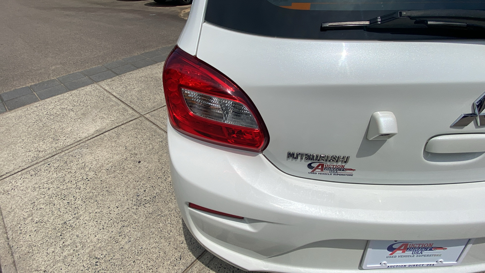 2019 Mitsubishi Mirage ES 11