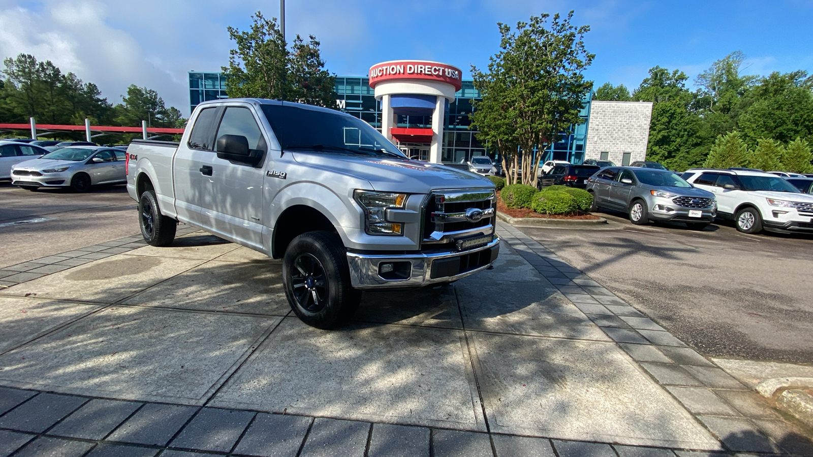 2015 Ford F-150 XLT 2