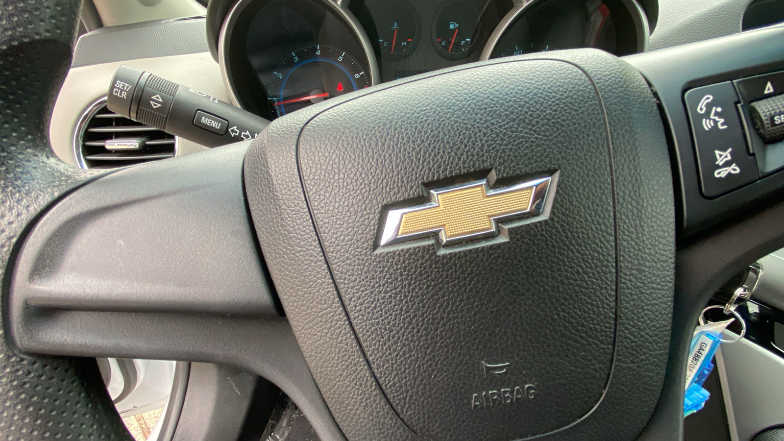 2015 Chevrolet Cruze  25