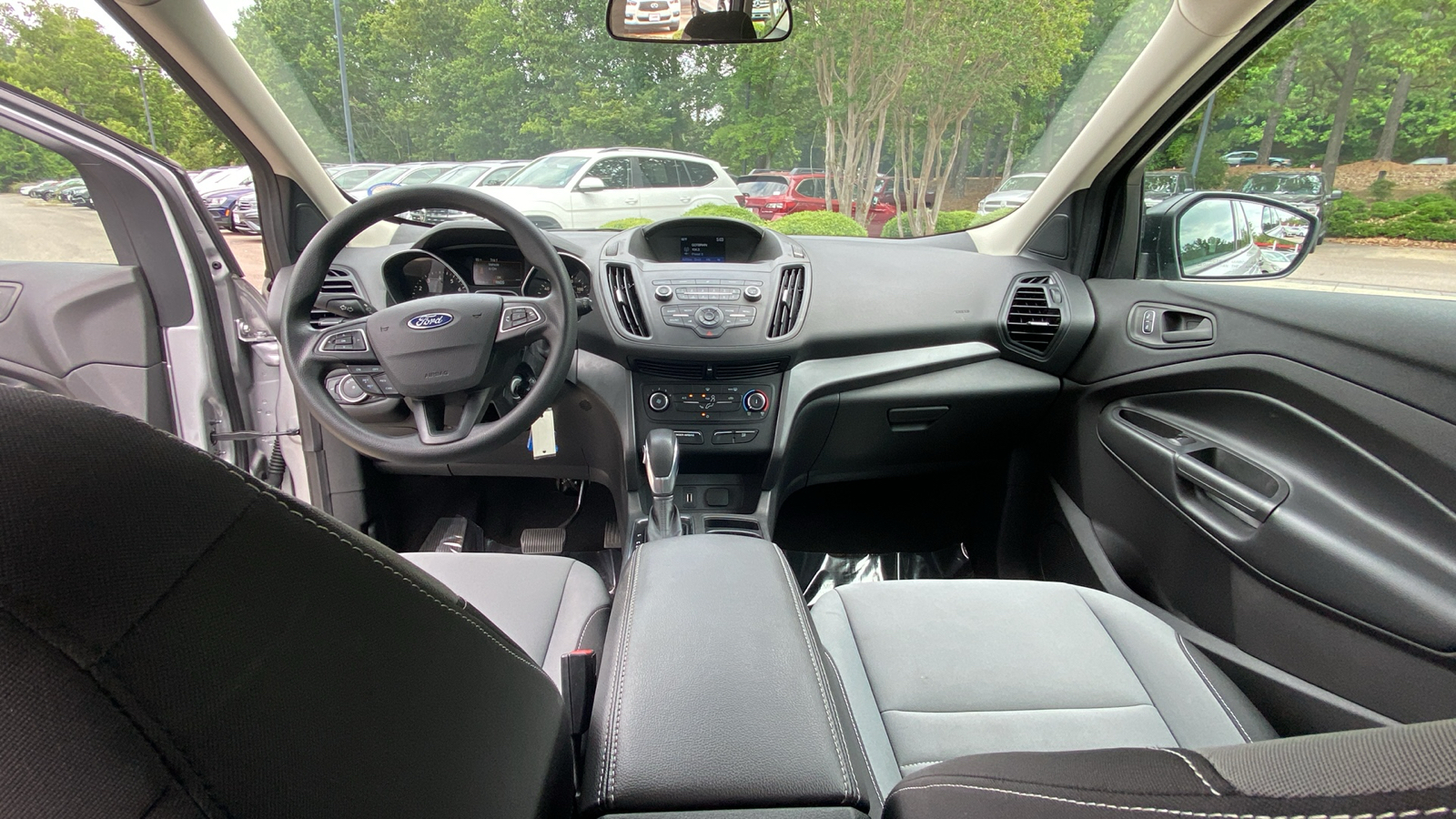 2019 Ford Escape S 38