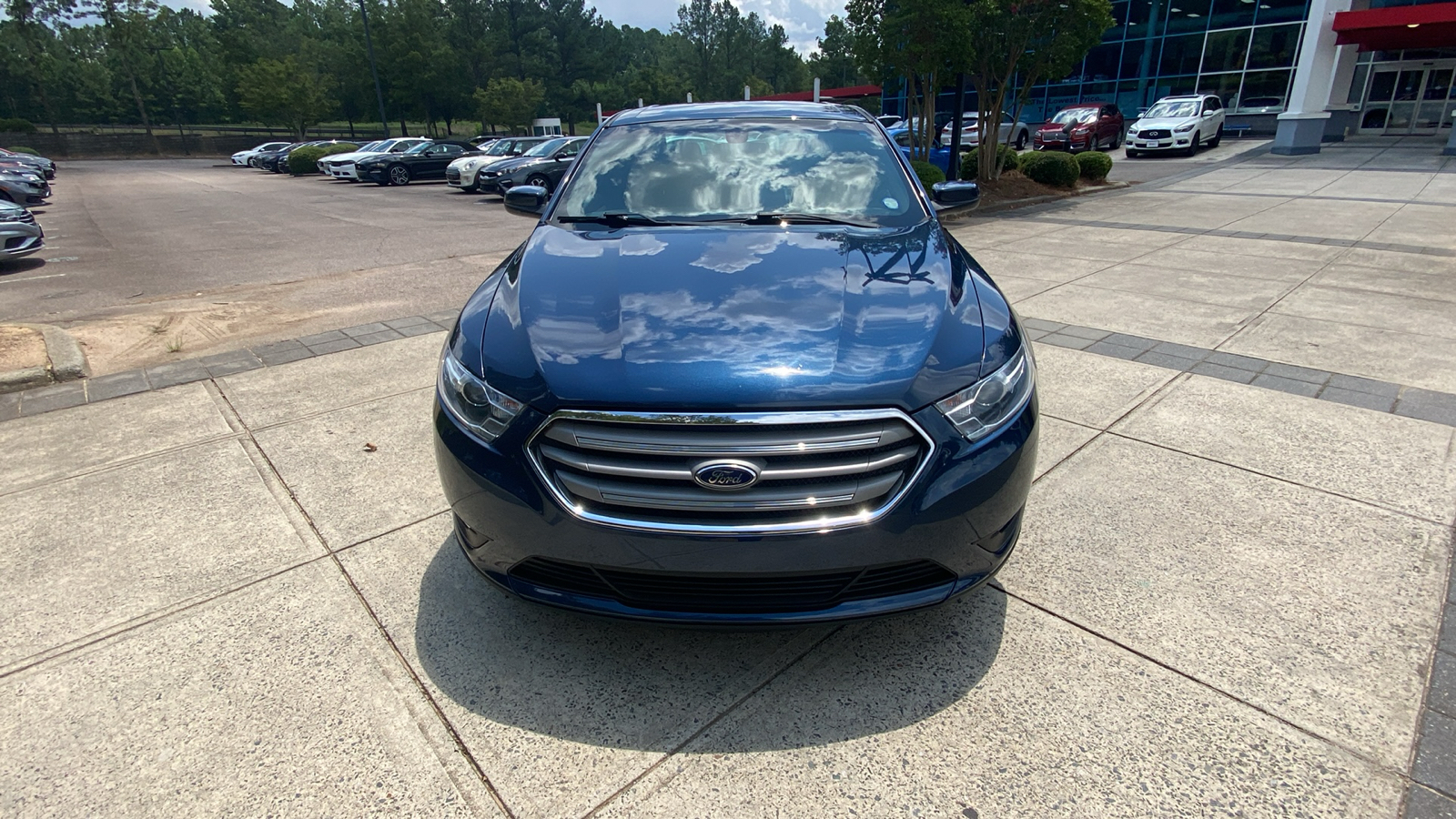 2017 Ford Taurus SEL 3