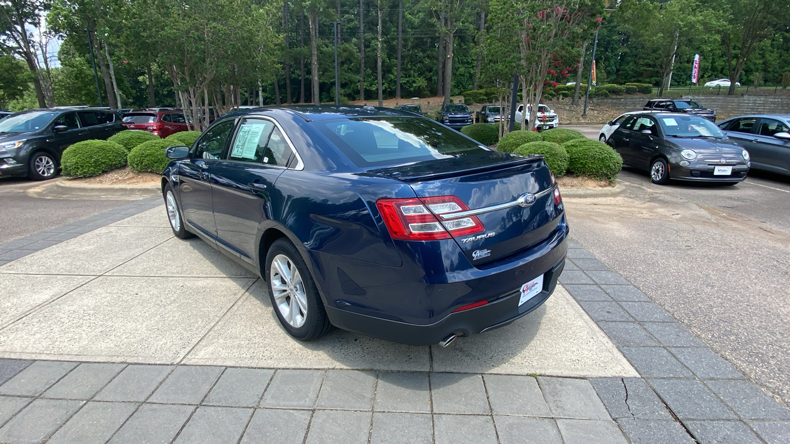 2017 Ford Taurus SEL 10