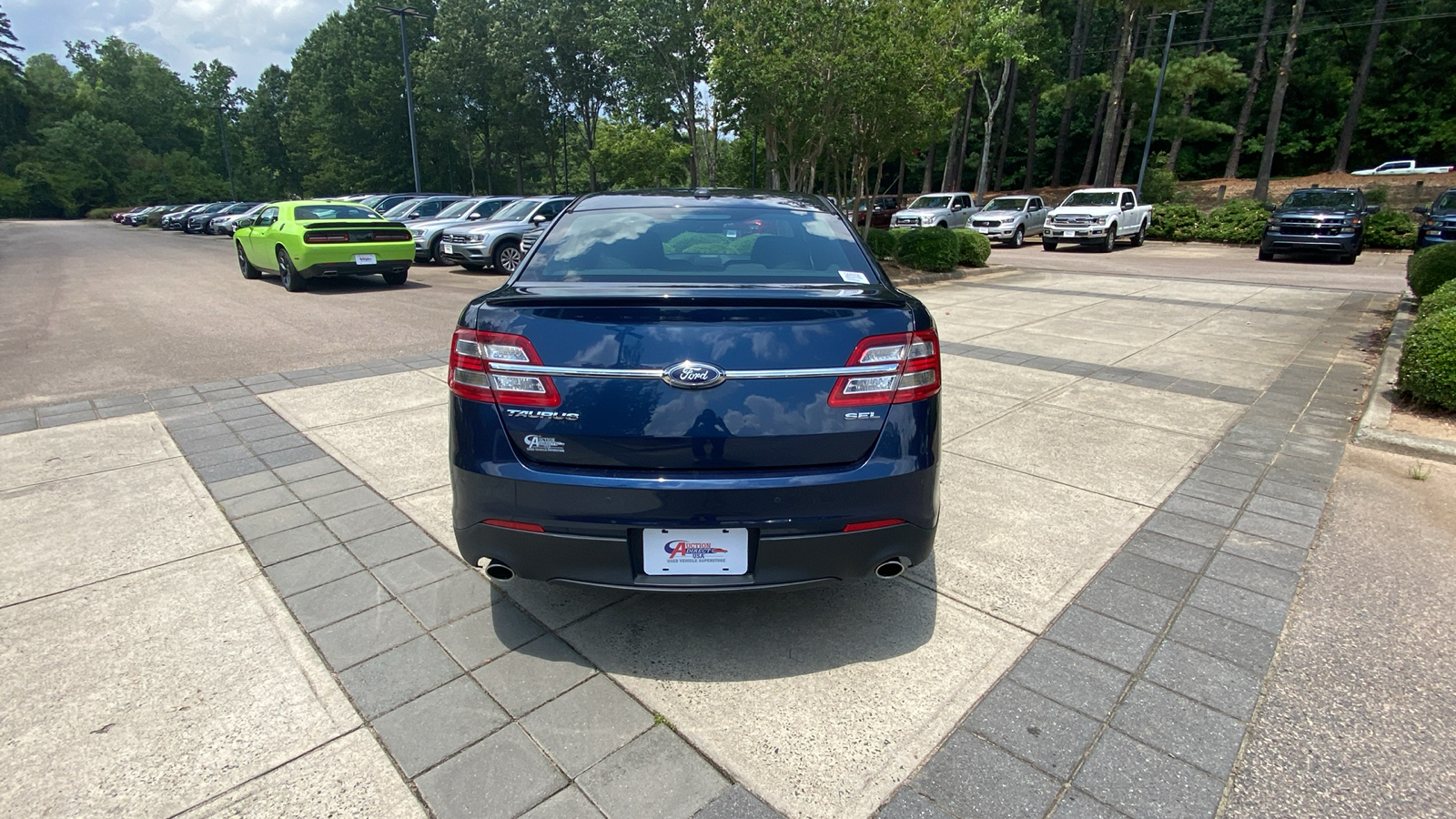 2017 Ford Taurus SEL 11