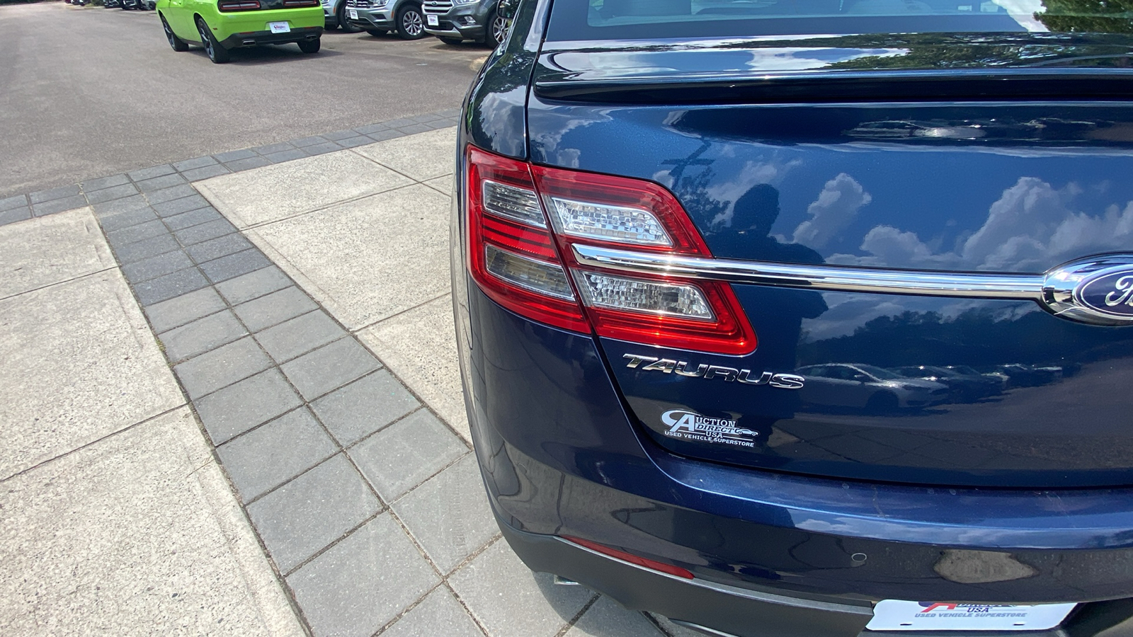 2017 Ford Taurus SEL 12