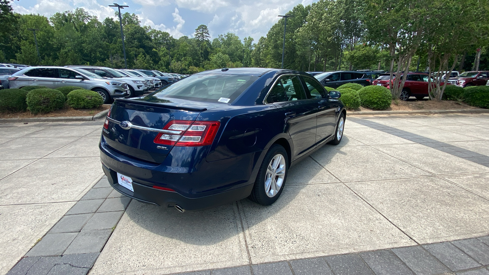 2017 Ford Taurus SEL 15