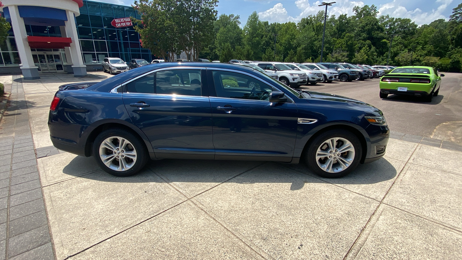 2017 Ford Taurus SEL 17