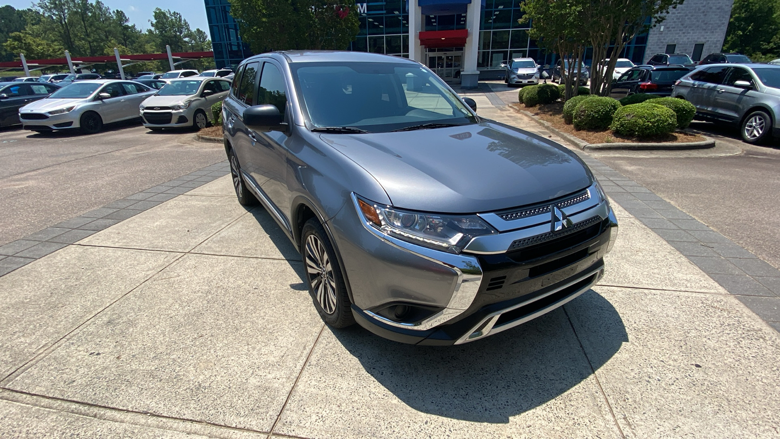 2019 Mitsubishi Outlander ES 1