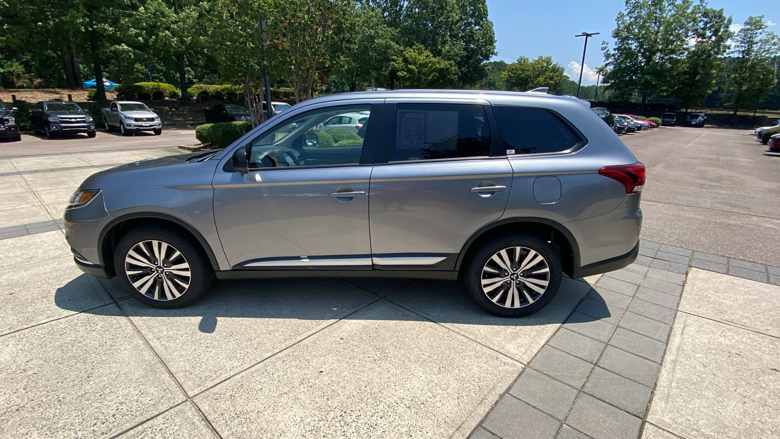 2019 Mitsubishi Outlander ES 7