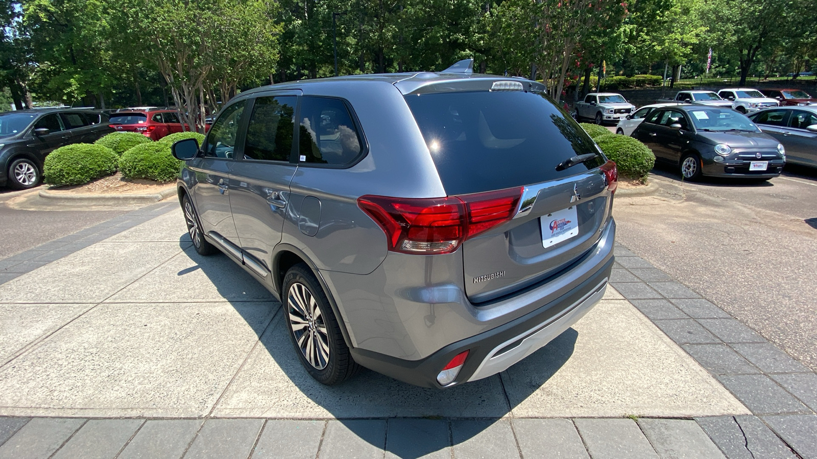 2019 Mitsubishi Outlander ES 9