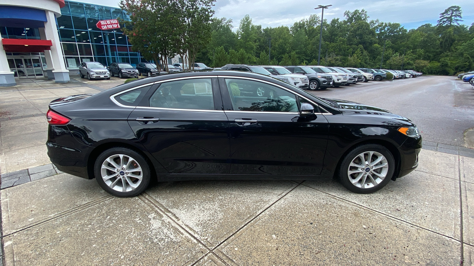 2020 Ford Fusion Energi Titanium 16