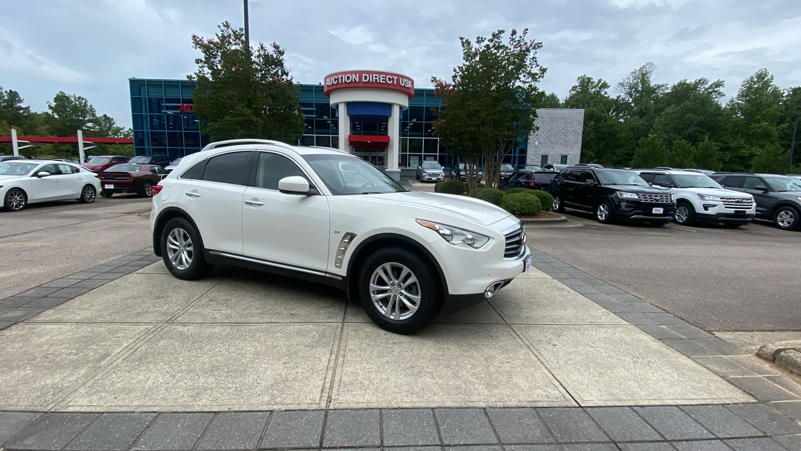 2015 INFINITI QX70 Base 1