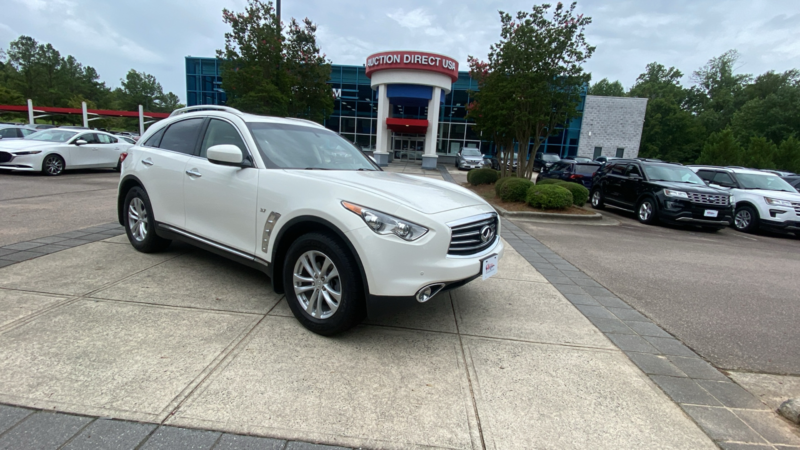 2015 INFINITI QX70 Base 2