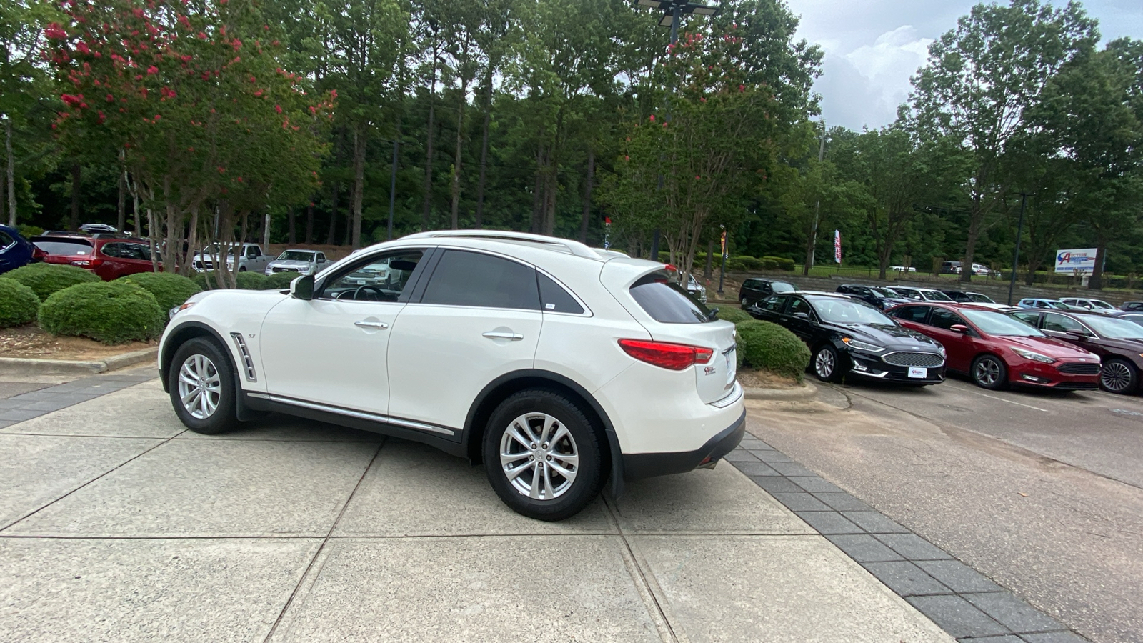 2015 INFINITI QX70 Base 6