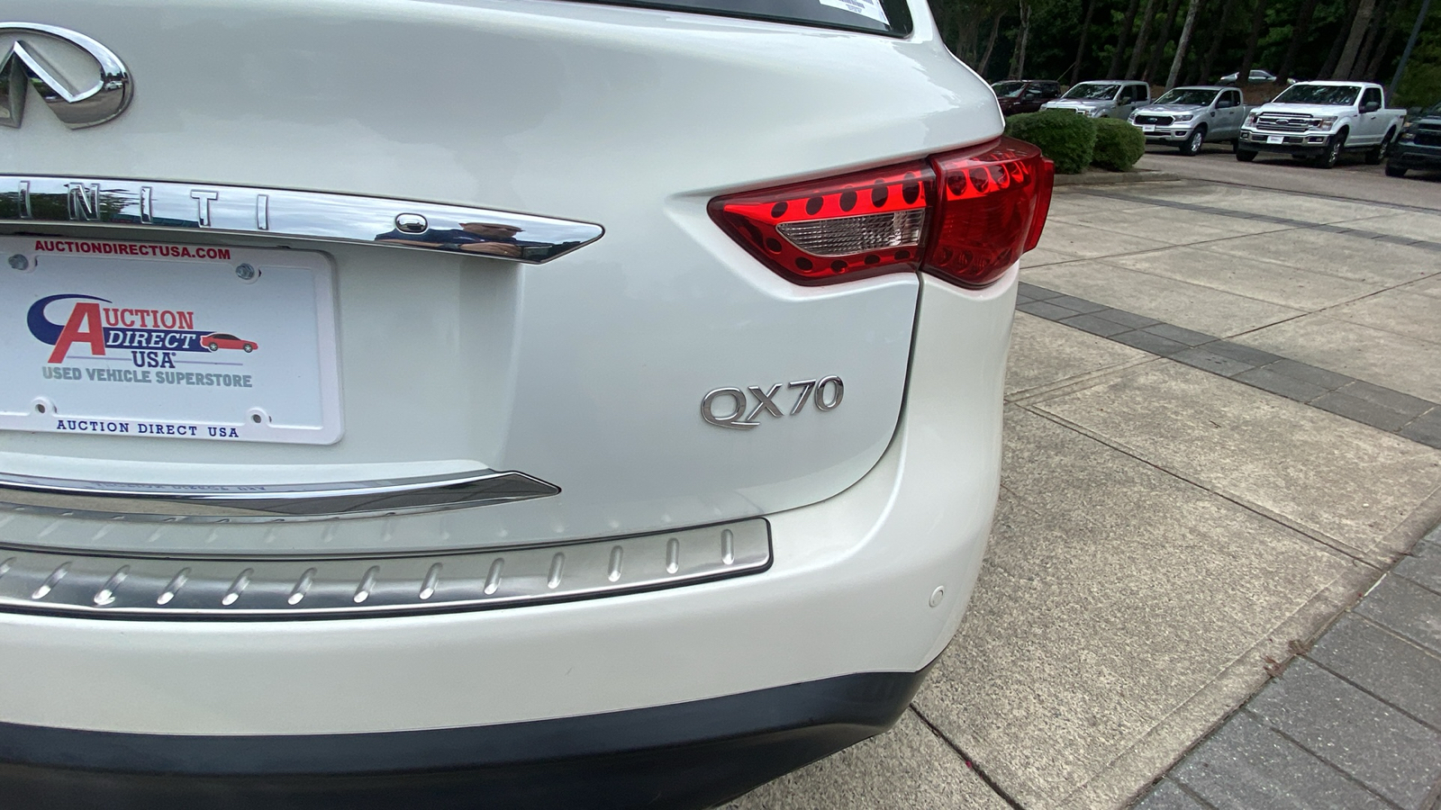 2015 INFINITI QX70 Base 17