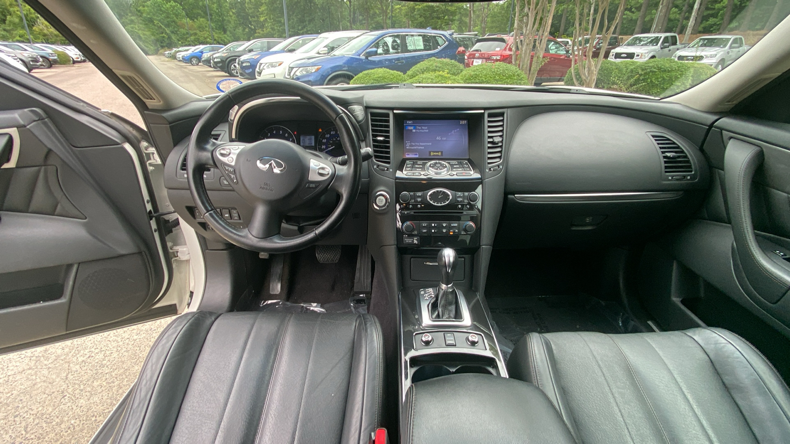 2015 INFINITI QX70 Base 29