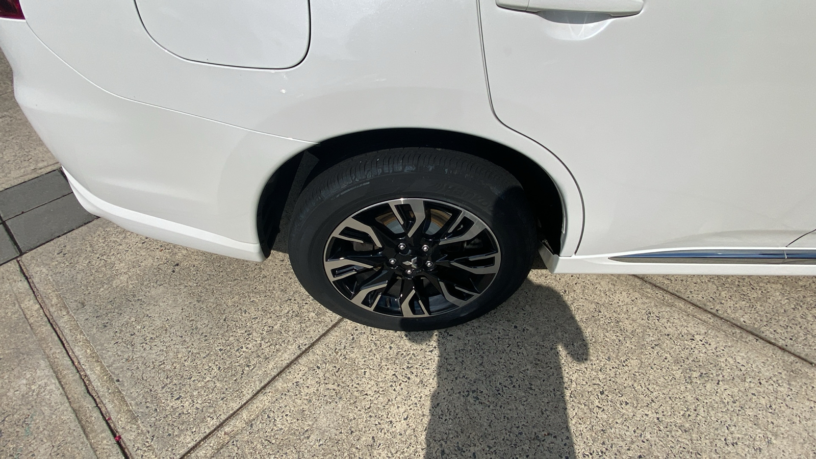 2018 Mitsubishi Outlander PHEV SEL 16