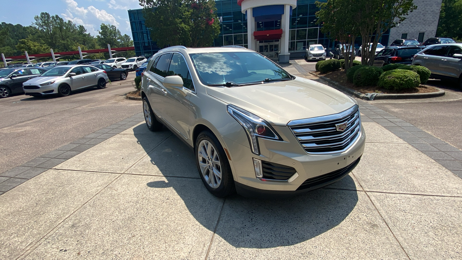 2017 Cadillac XT5 Luxury 1