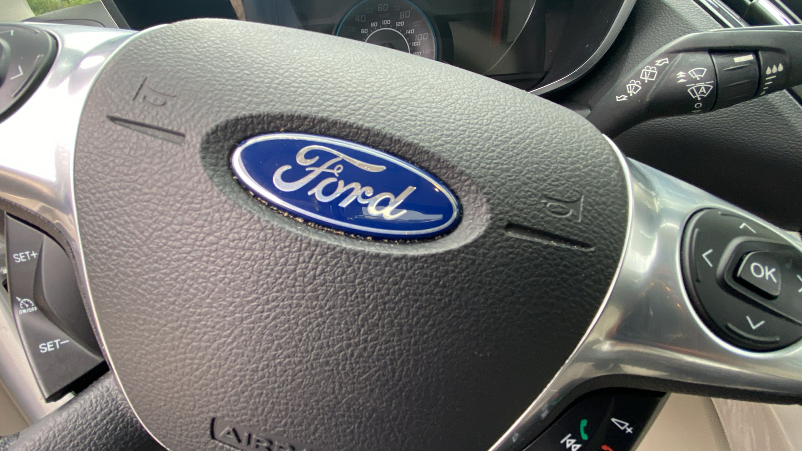 2016 Ford C-Max Hybrid SEL 26