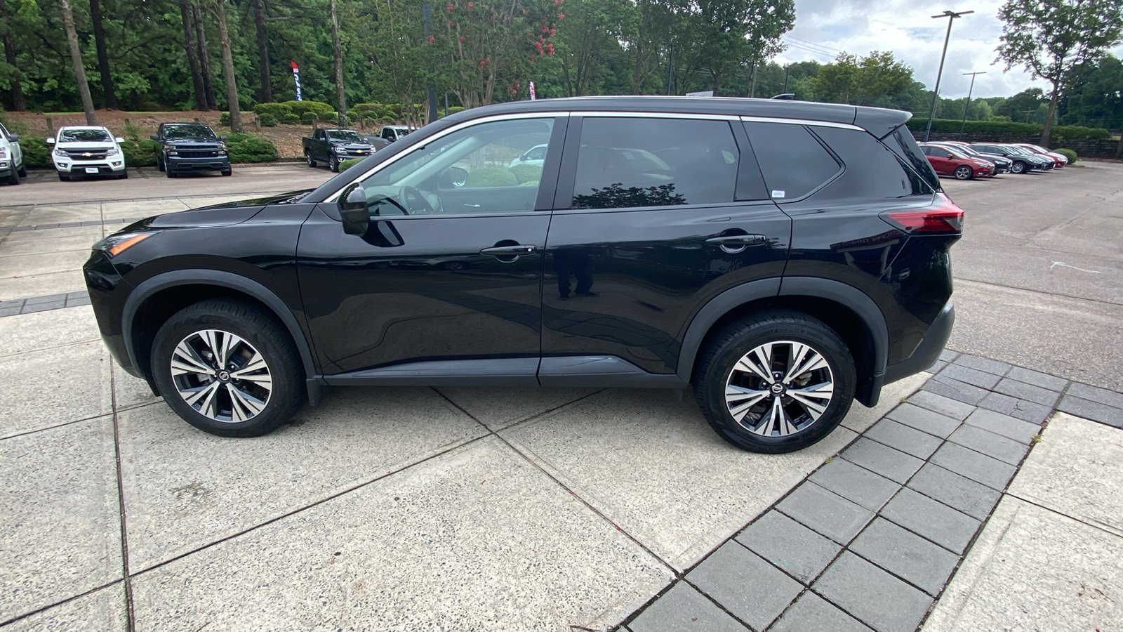 2021 Nissan Rogue SV 7