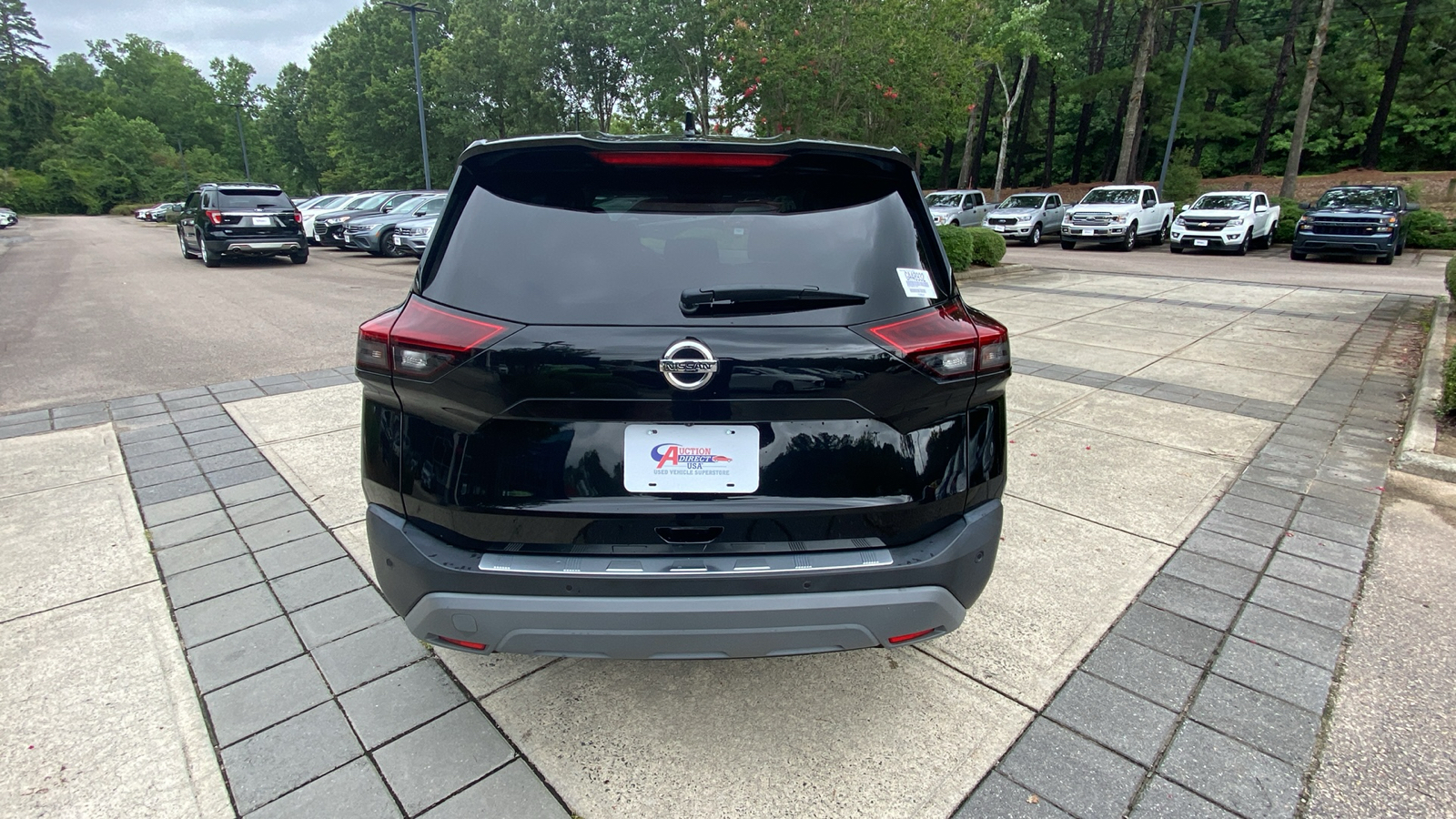 2021 Nissan Rogue SV 10