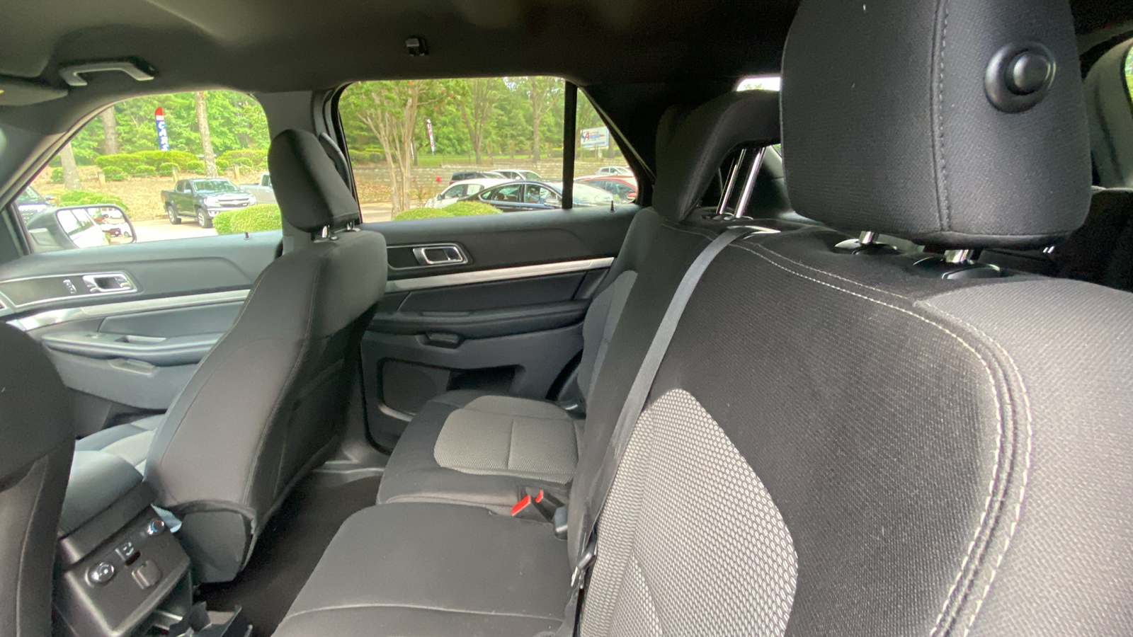 2019 Ford Explorer XLT 36