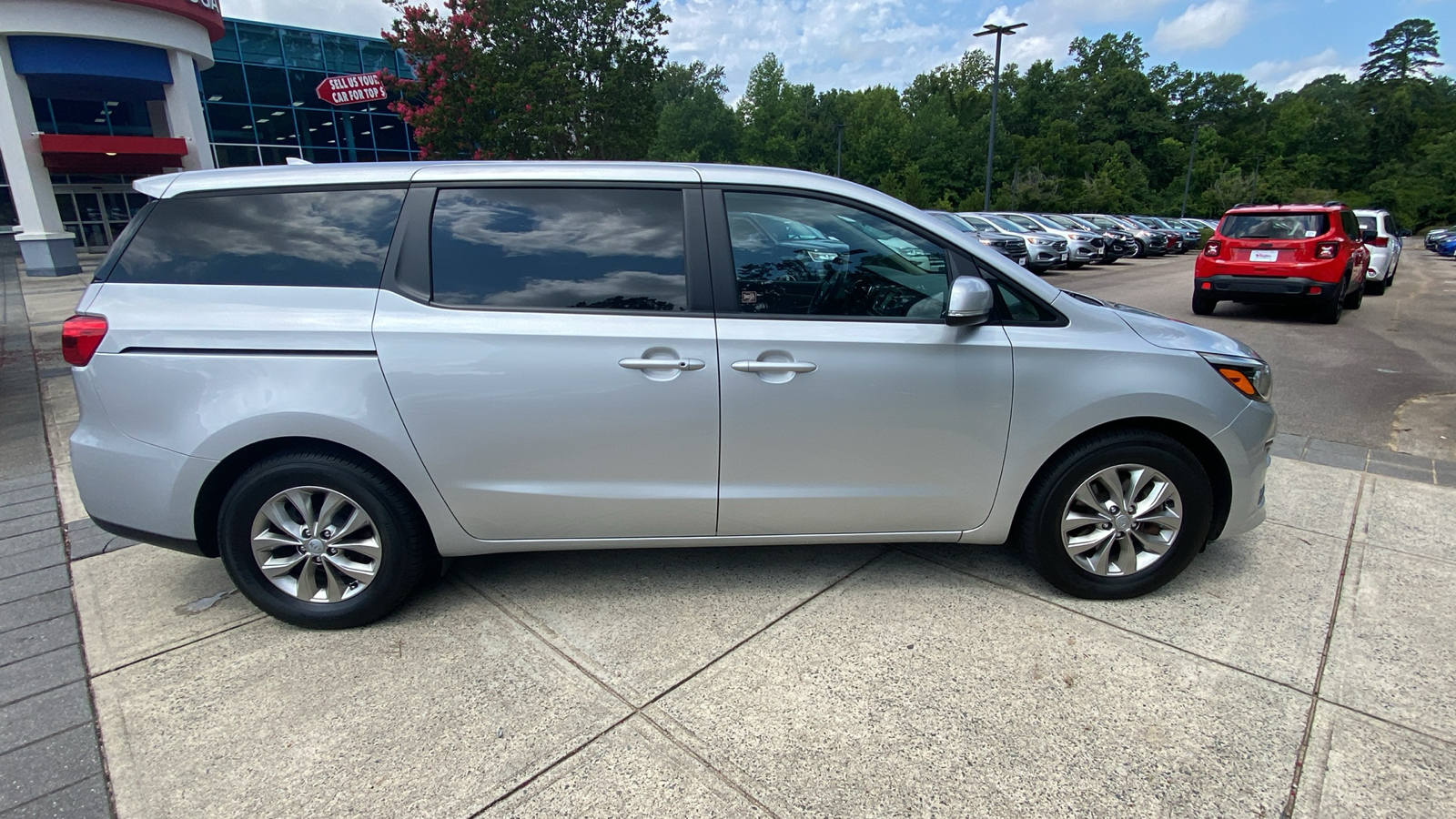 2021 Kia Sedona LX 16