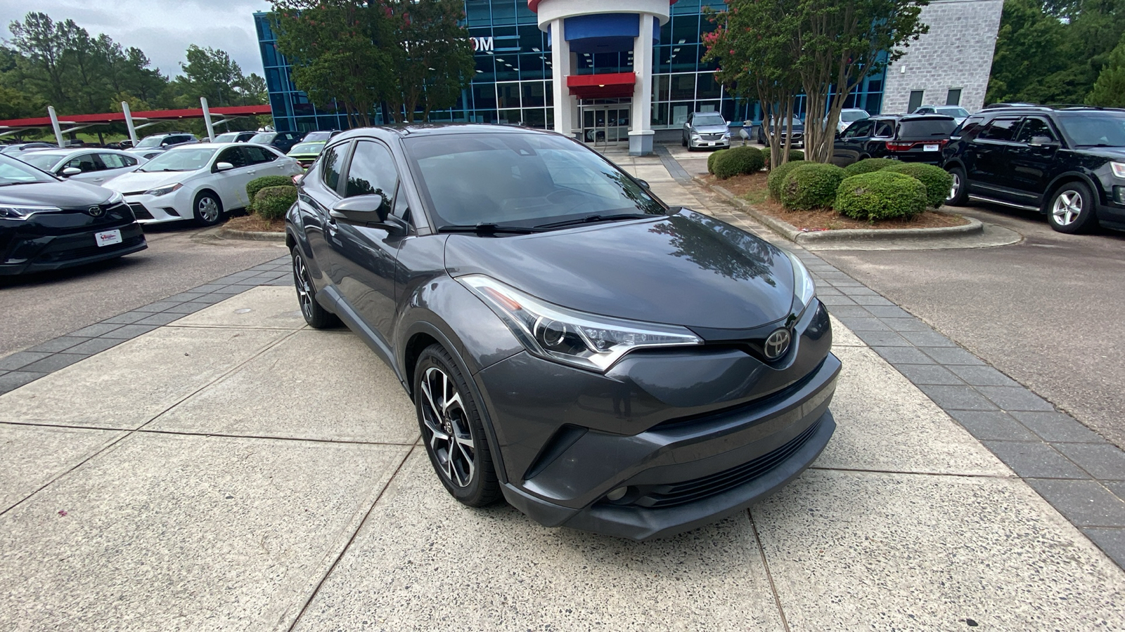 2018 Toyota C-HR XLE 1