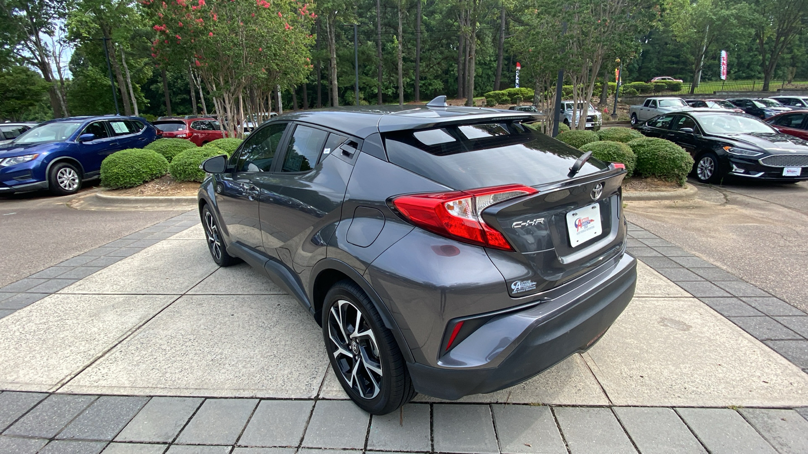 2018 Toyota C-HR XLE 9