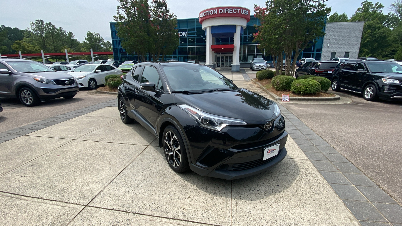 2018 Toyota C-HR XLE 1