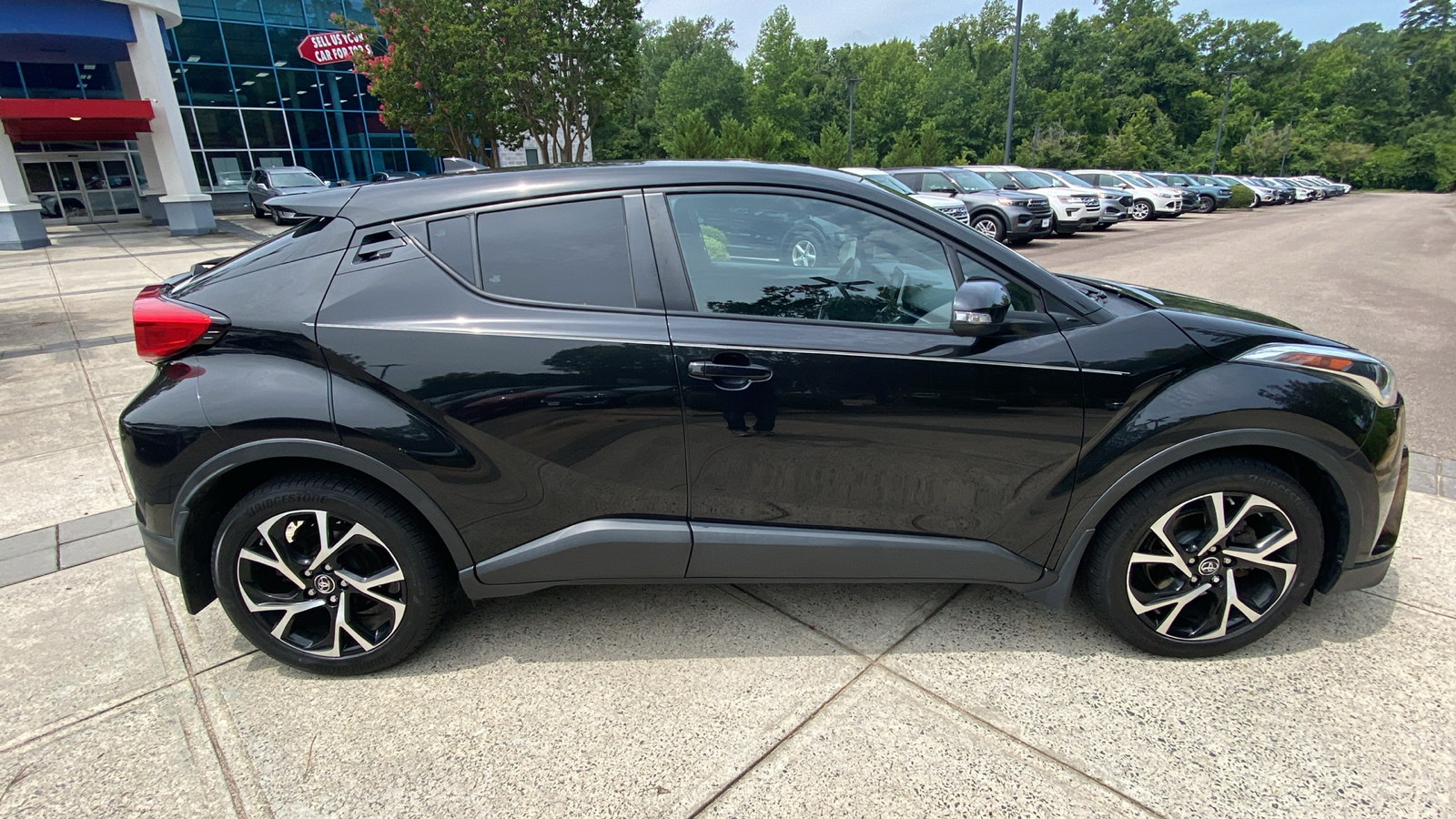 2018 Toyota C-HR XLE 16