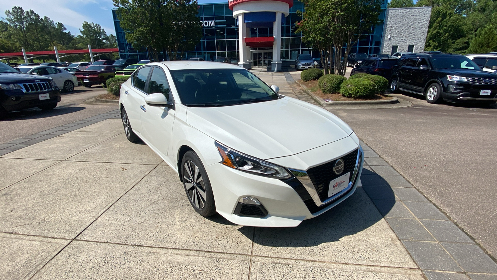 2022 Nissan Altima 2.5 SV 1