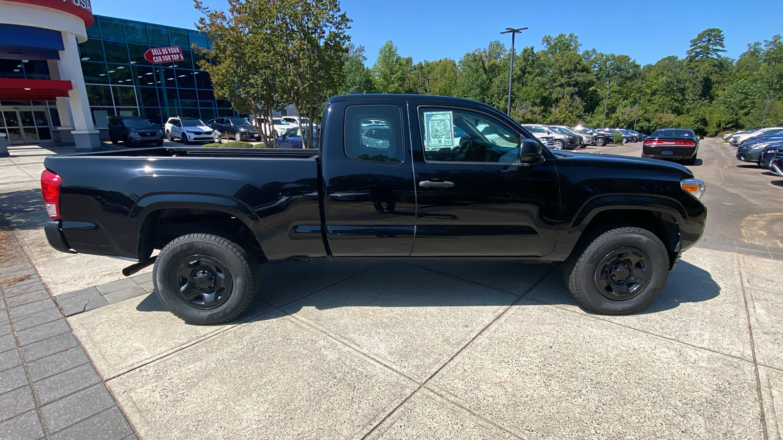 2017 Toyota Tacoma SR5 16