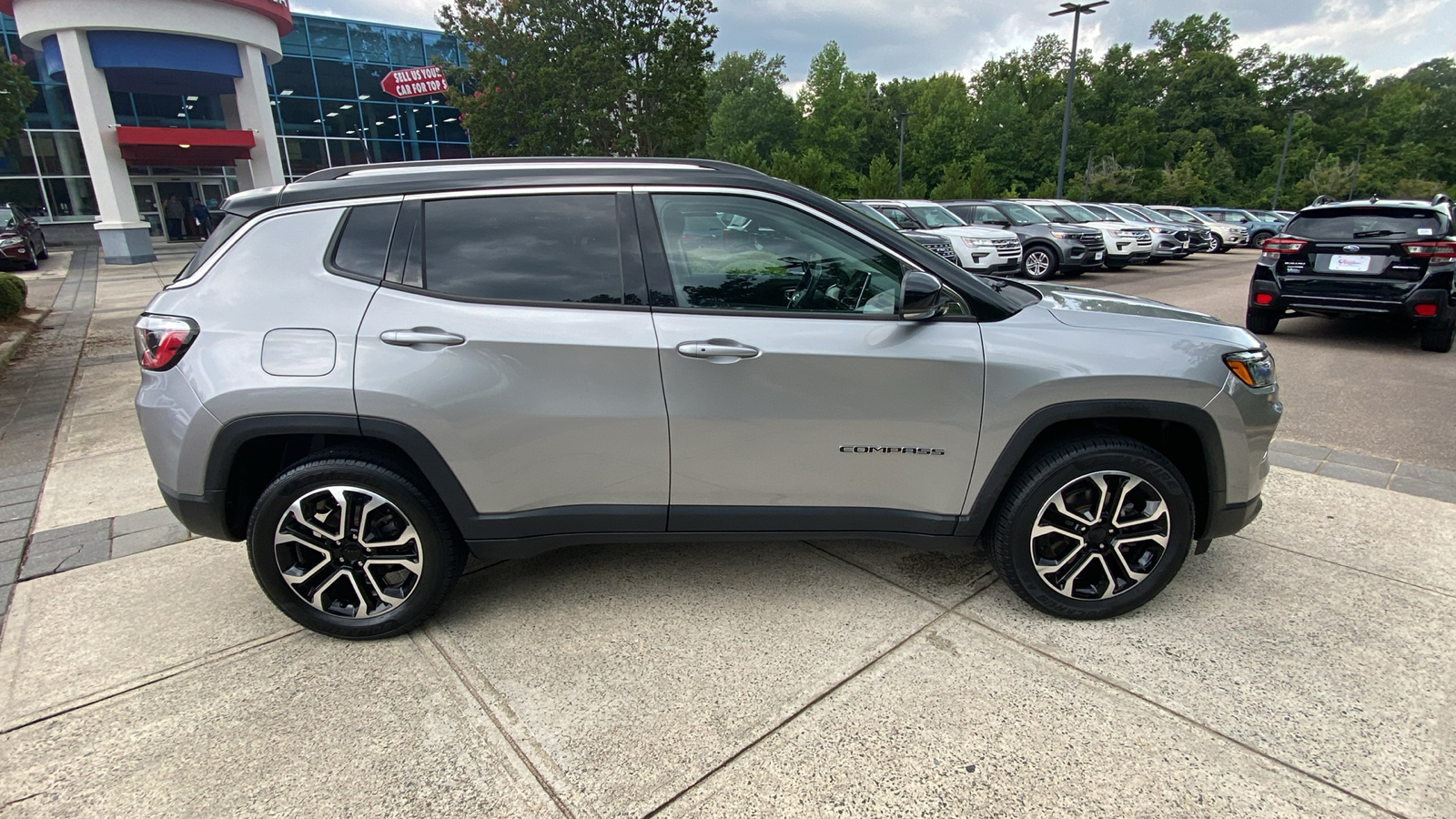 2022 Jeep Compass Limited 17