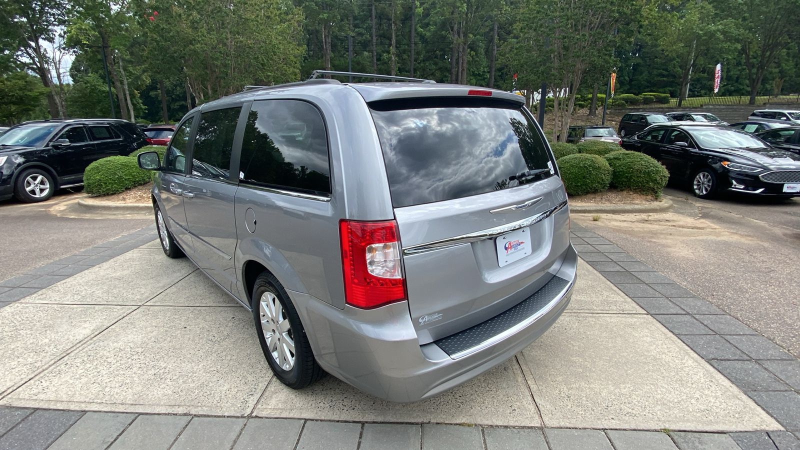 2016 Chrysler Town & Country Touring 10