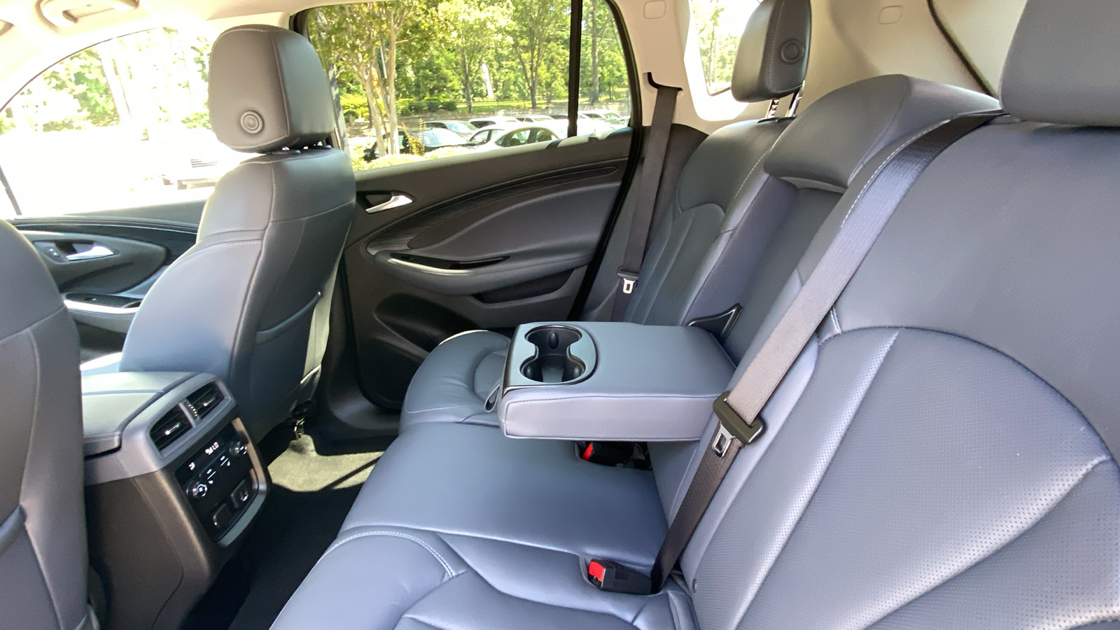 2019 Buick Envision Essence 38