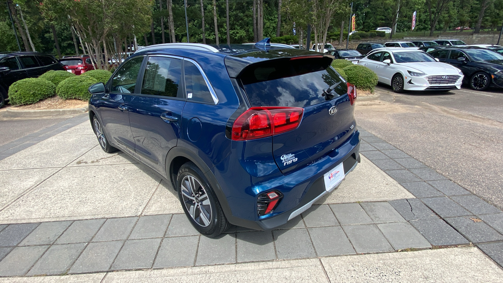 2020 Kia Niro LXS 9